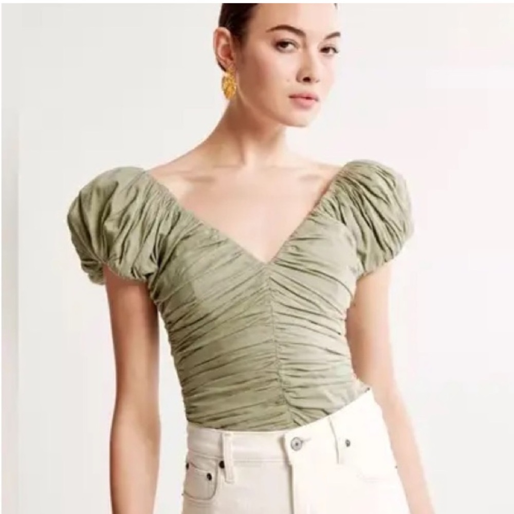 NWT Abercrombie Puff Sleeve Top